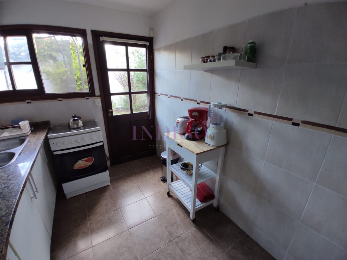 Casa Ref.488 - Casa con 3 Dormitorios, 2 Baños mas dependencia, piscina y parillero!