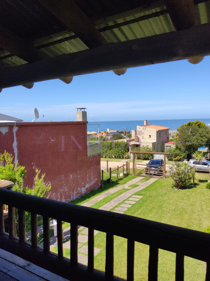 Casa Ref.618 - Amplia casa en Alto de Punta Piedras, con vista y a pasos del mar