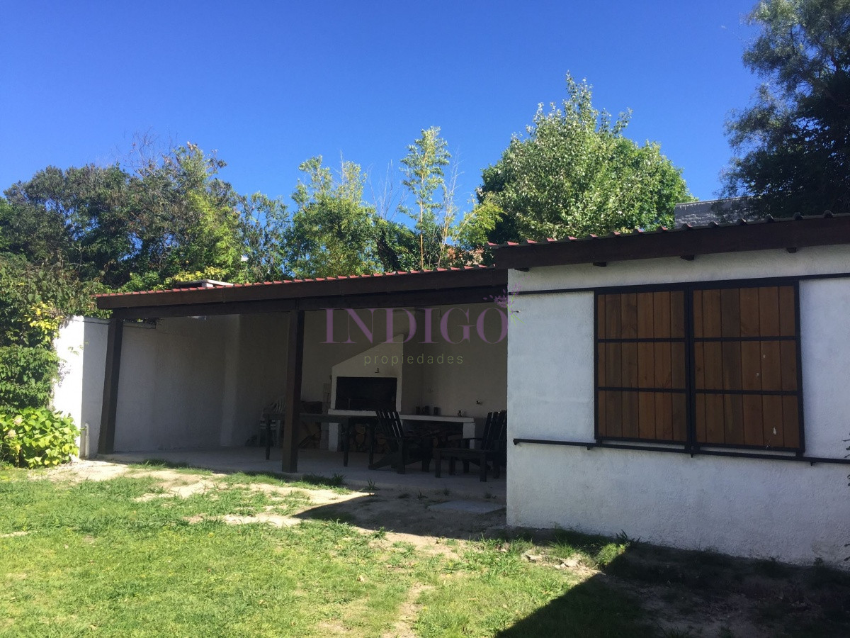 Casa Ref.779 - Casa en la barra, 4 dormitoritos y parrillero, zona muy tranquila!