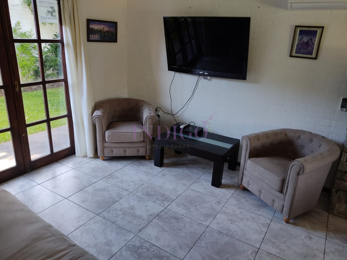 Casa Ref.488 - Casa con 3 Dormitorios, 2 Baños mas dependencia, piscina y parillero!