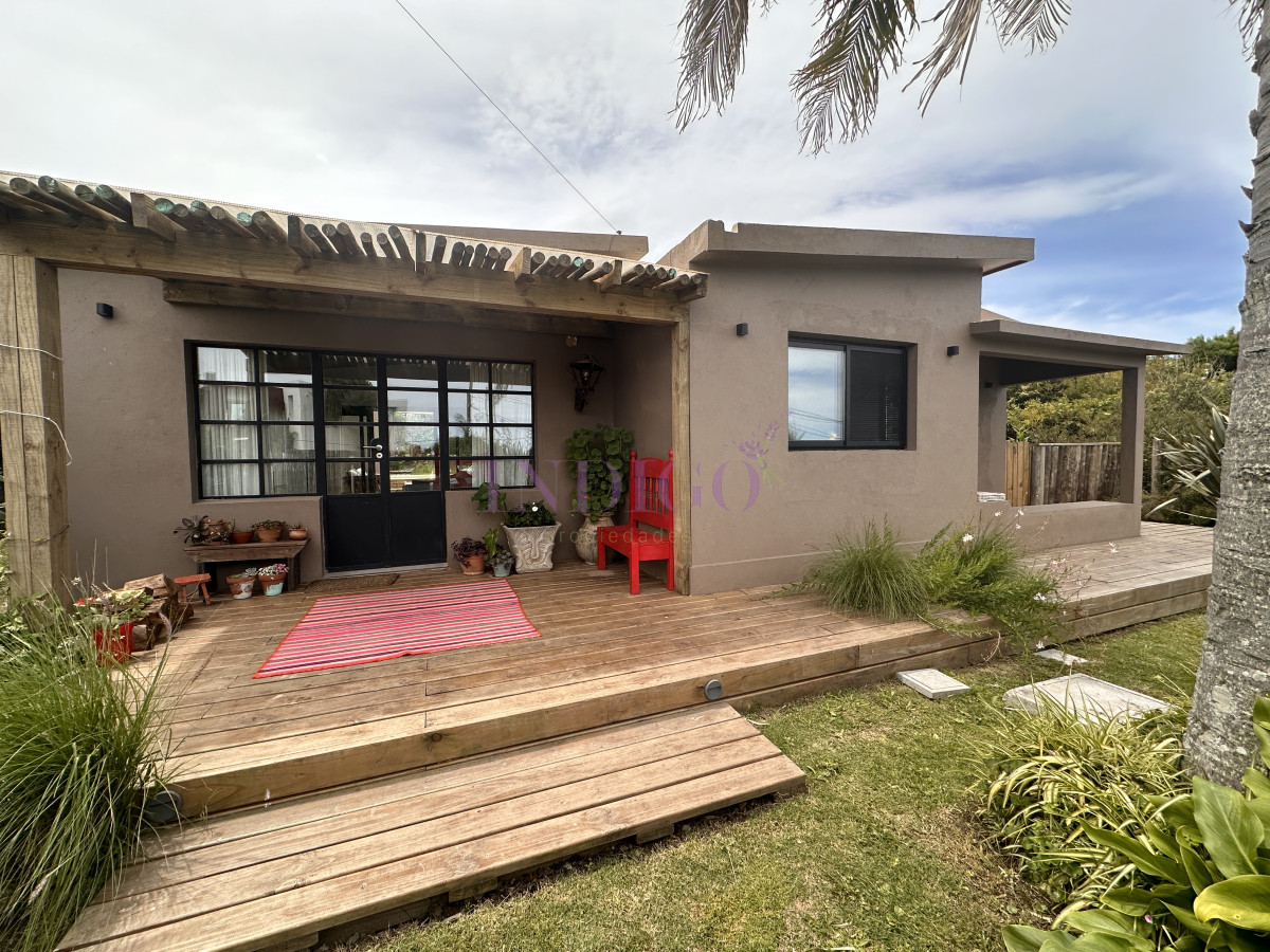 Casa en Altos de punta piedra, en alquiler, 4 dorm y 2 baños.