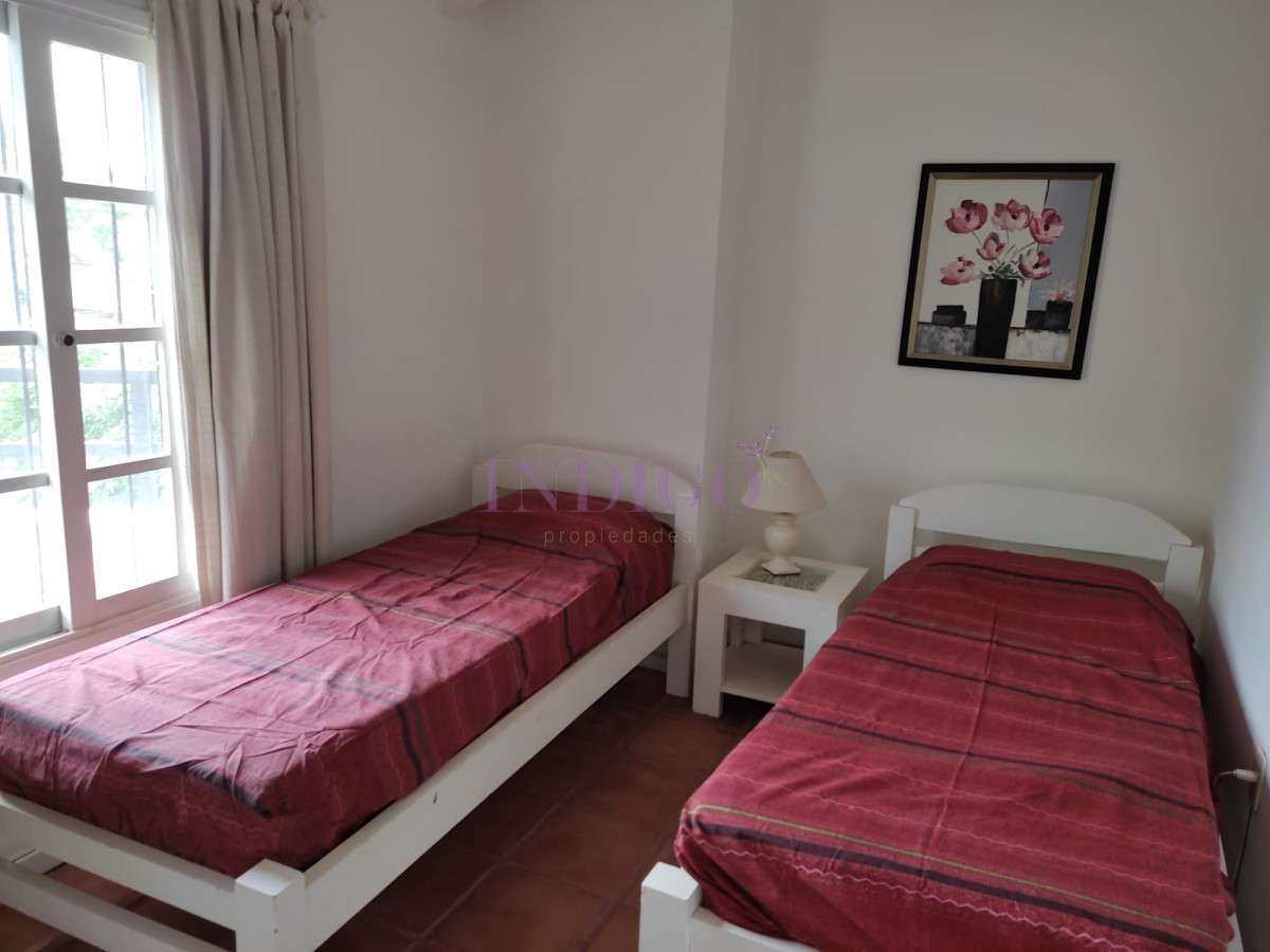 Casa Ref.779 - Casa en la barra, 4 dormitoritos y parrillero, zona muy tranquila!