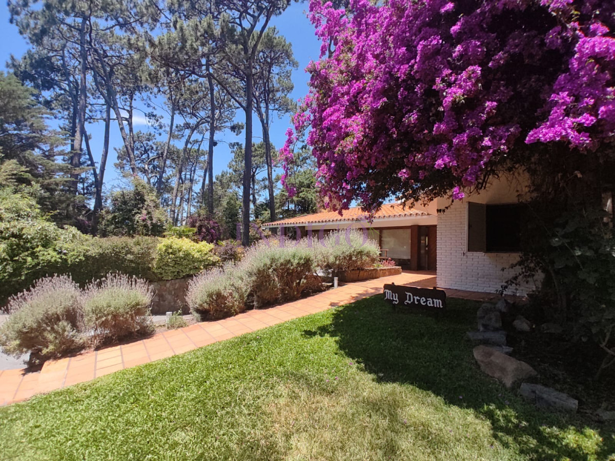Hermosa y amplia casa en la mansa, Piscina y Parillero, parque cerrado y grande!