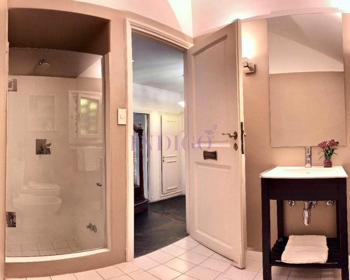 Casa Ref.250 - Venta sobre playa Mansa, 4 dormitorios .