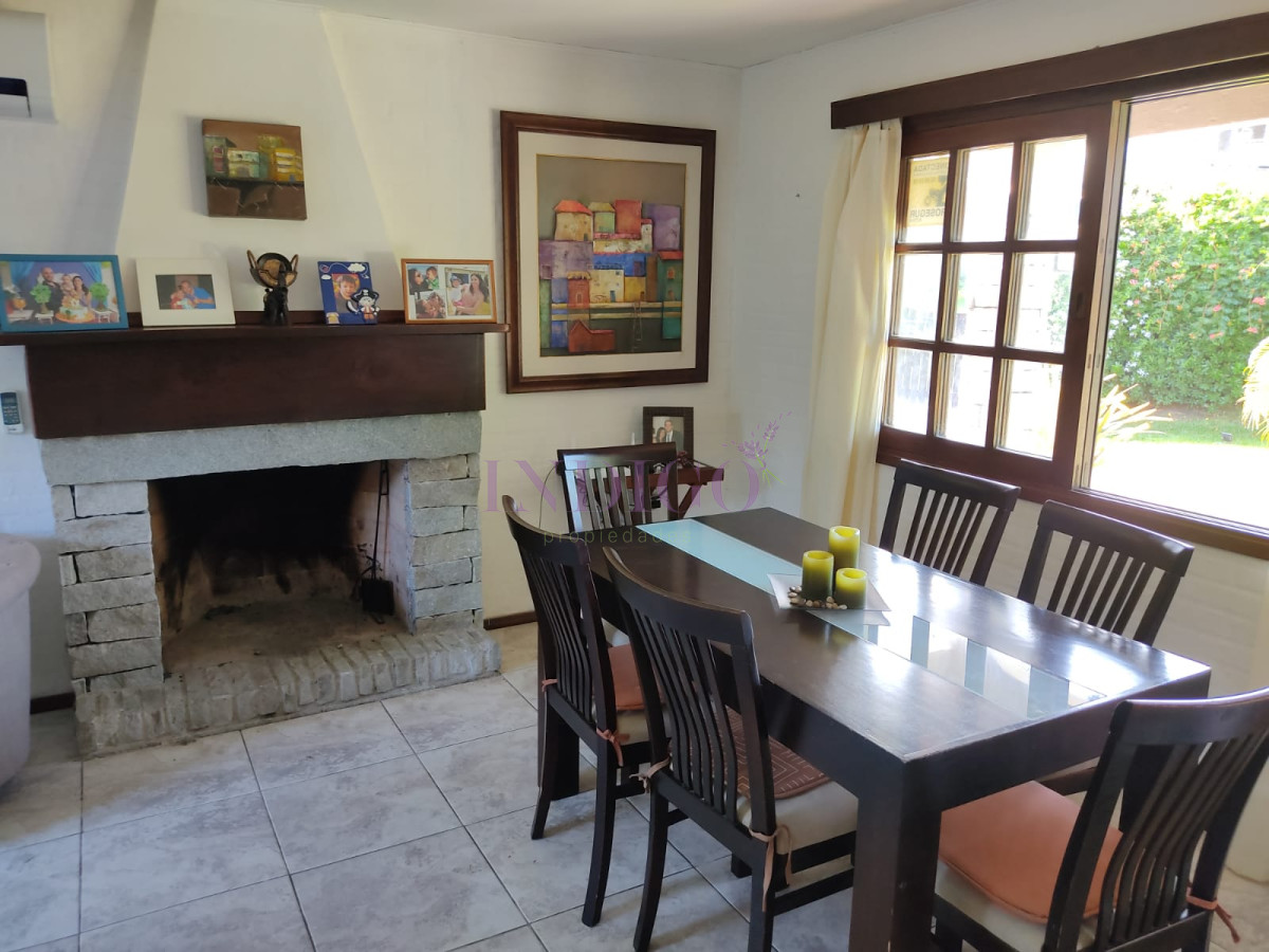 Casa Ref.488 - Casa con 3 Dormitorios, 2 Baños mas dependencia, piscina y parillero!