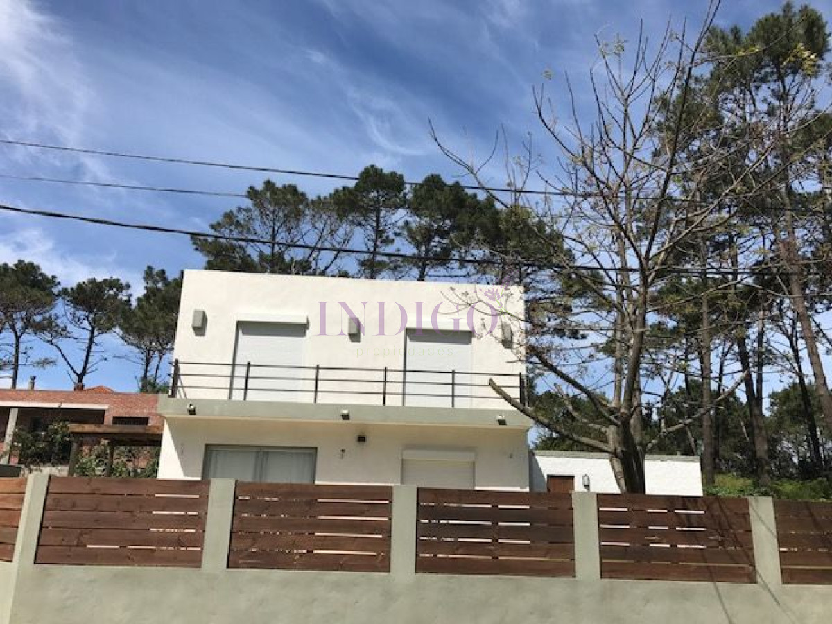 casa en montoya de  4 dormitorios en alquiler. - idg159c