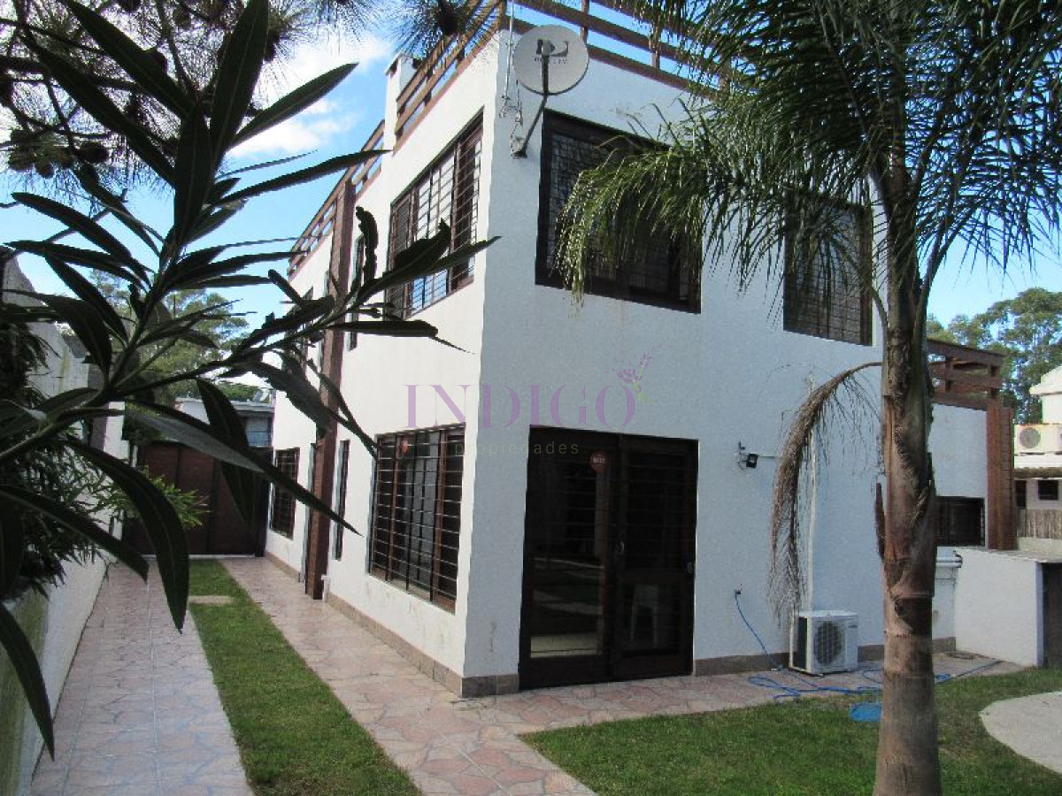 alquiler con piscina en la barra, 3 dormitorios  en suite mas pileta. - idg40c