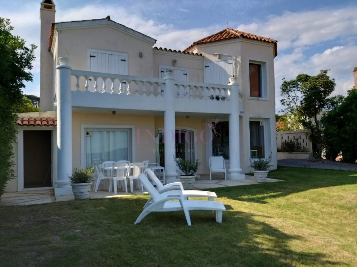 casa en alquiler frente al agua en  montoya, 4 dormitorios . - idg146c