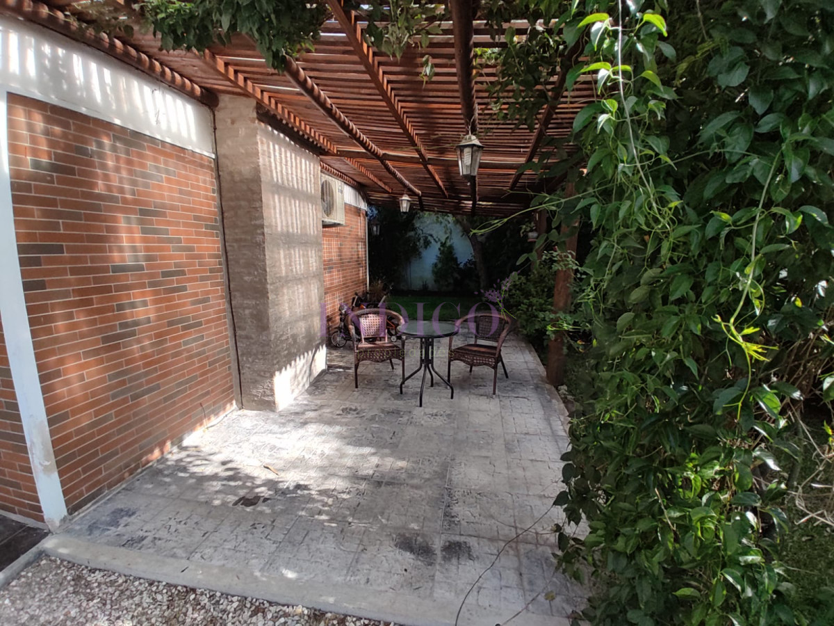 Casa Ref.488 - Casa con 3 Dormitorios, 2 Baños mas dependencia, piscina y parillero!