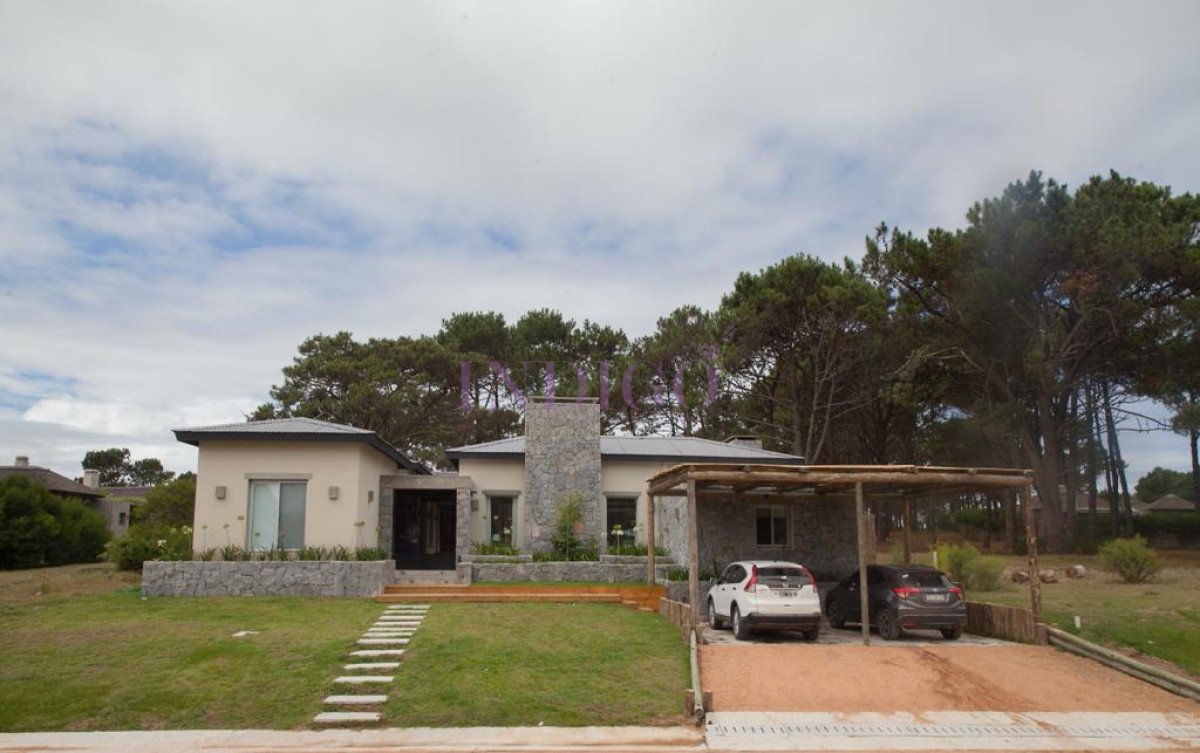 Casa en José Ignacio, 3 Dormitorio mas Playroom y Dependencia