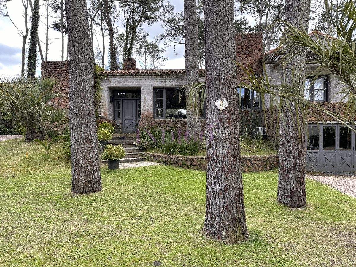Casa en barrio privado Laguna Blanca, en alquiler temporal