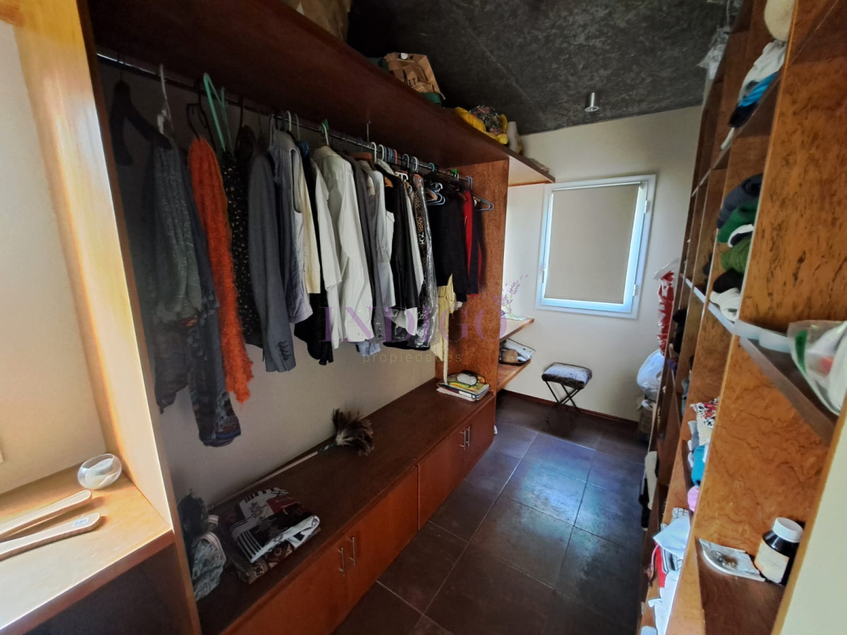 Casa Ref.287 - Hermosa, aplia y luminosos casa en Tio Tom en Venta. Amplios ambientes, piscina, parrillero, canchas y buenas vistas!