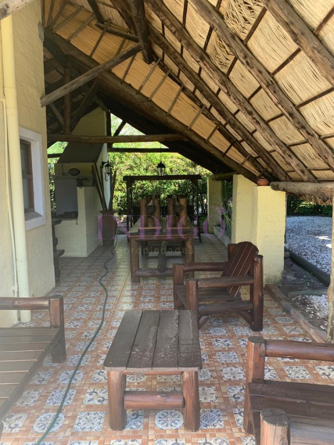 Casa Ref.838 - Casa en Venta, 3 Dormitorios, Piscina y Parrillero