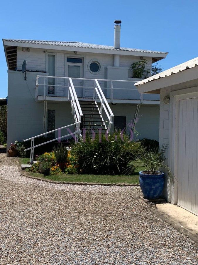 Casa Ref.290 - Casa en alquiler Punta piedras  , 3 dormitorios .