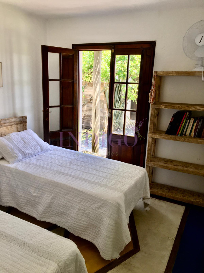 Casa Ref.180 - Casa en venta La Barra, 4 dormitorios , muy cerca de La Posta del Cangrejo.