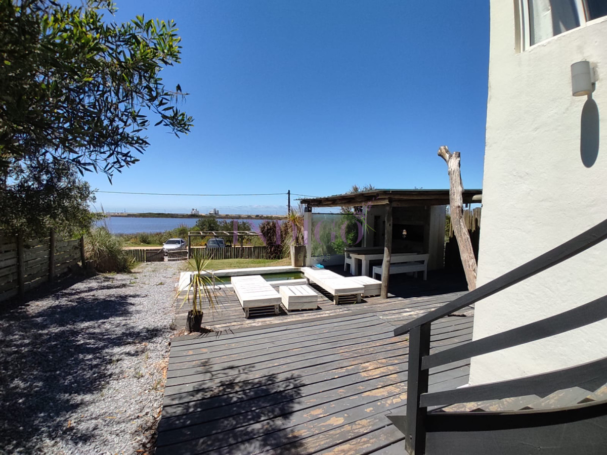 Casa Ref.768 - Casa en Santa Mónica con parrillero y piscina, 3 dormitorios y 2 baños