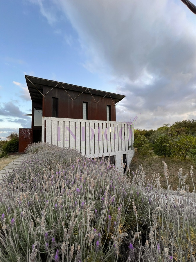 Casa Ref.265 - Casa en venta y alquiler, Punta Piedras muy buena vista, 3 dormitorios 