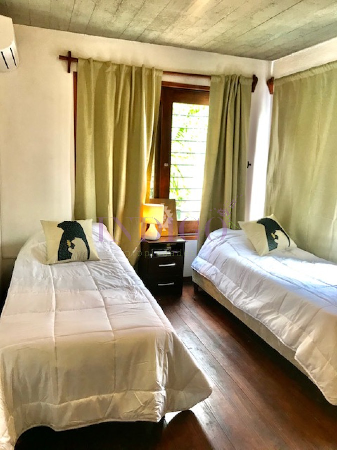 Casa Ref.40 - Alquiler con piscina en La Barra, 3 dormitorios  en suite mas pileta.