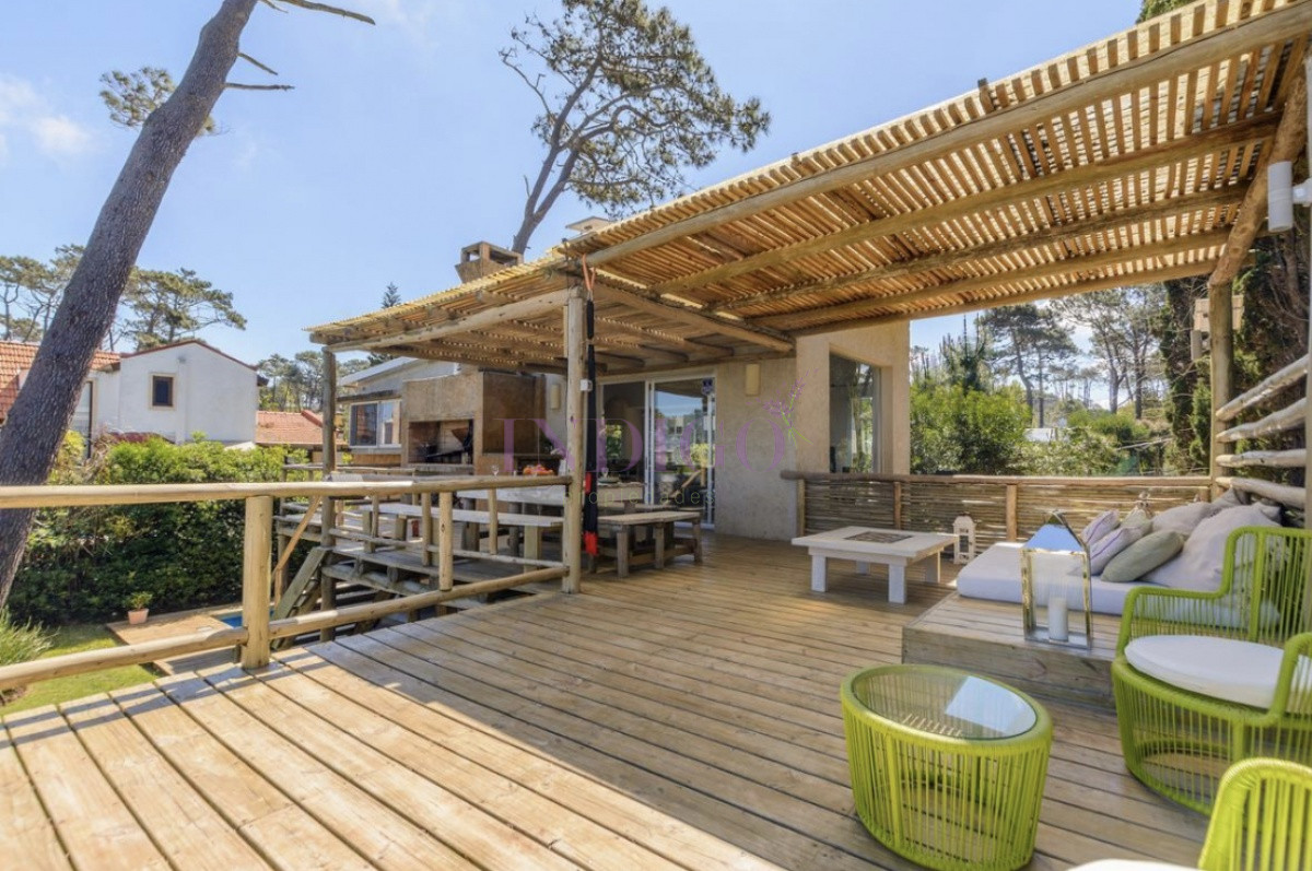 Casa Ref.347 -  Venta y alquiler Montoya, 3 dormitorios y pileta.