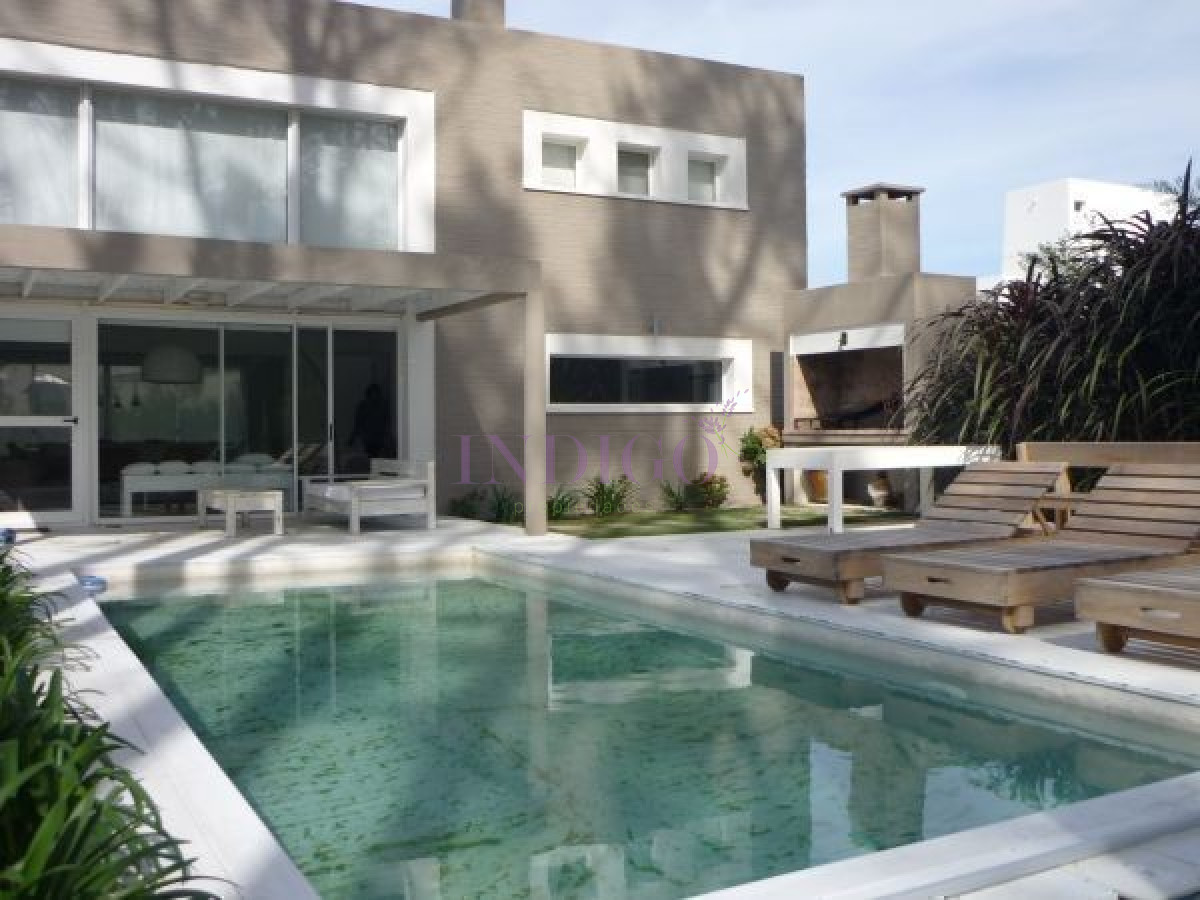 Casa Ref.1107 - Casa en alquiler Laguna blanca capacidad 10 pesonas