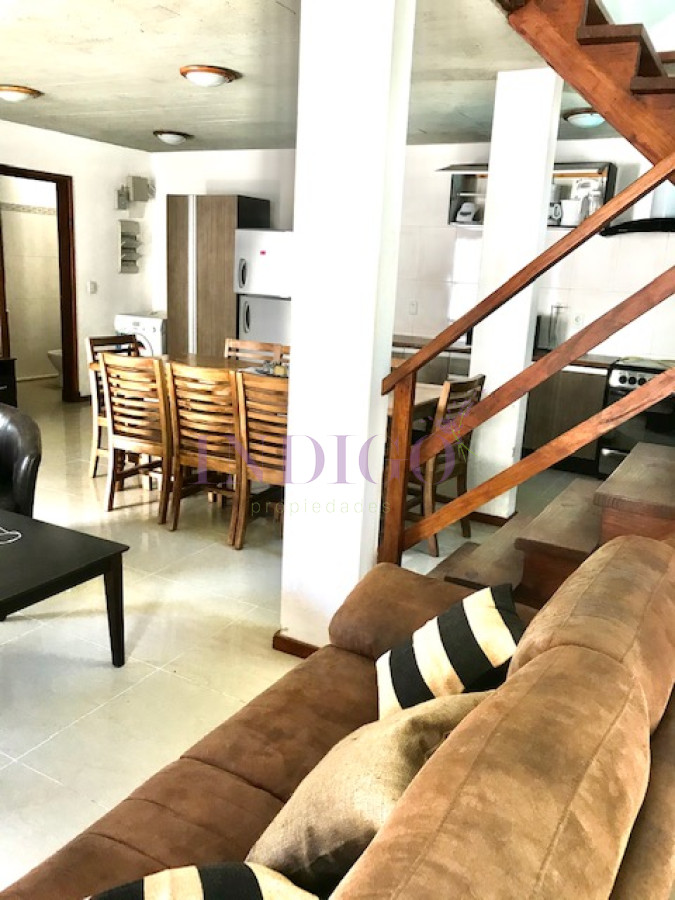 Casa Ref.40 - Alquiler con piscina en La Barra, 3 dormitorios  en suite mas pileta.