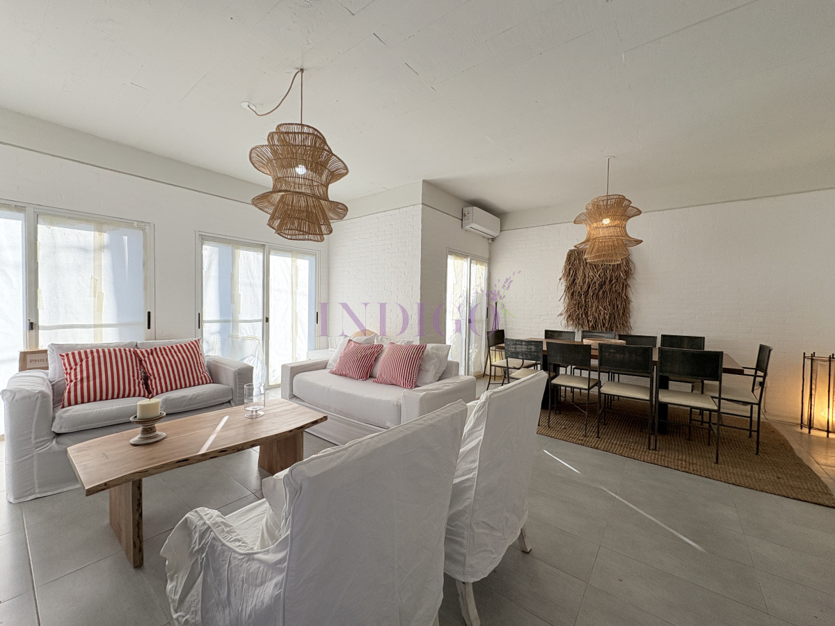 Casa Ref.1345 - Casa en alquiler La Barra, 4 dorm y dependencia de servicio.