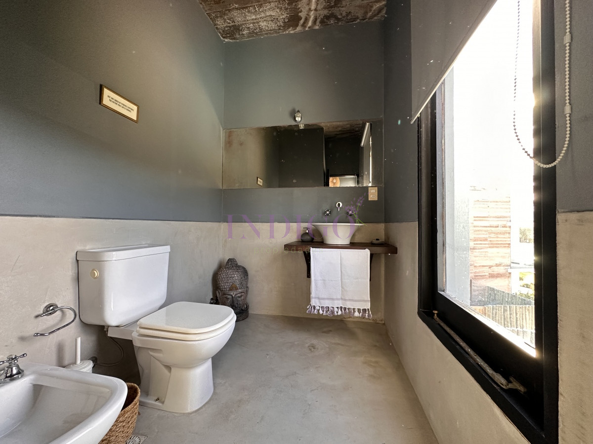 Casa Ref.1103 - Casa en alquiler en Manantiales 3 dorm y dependencia con piscina