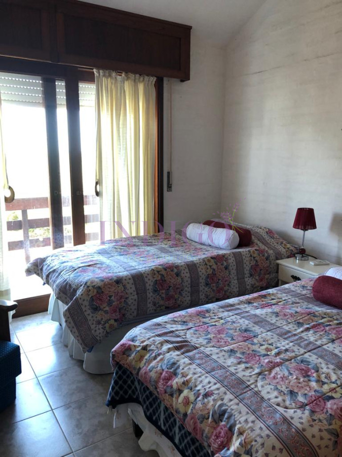 Casa Ref.126 - Casa en alquiler en pleno Manantiales, 3 dormitorios mas dependencia de servicio.