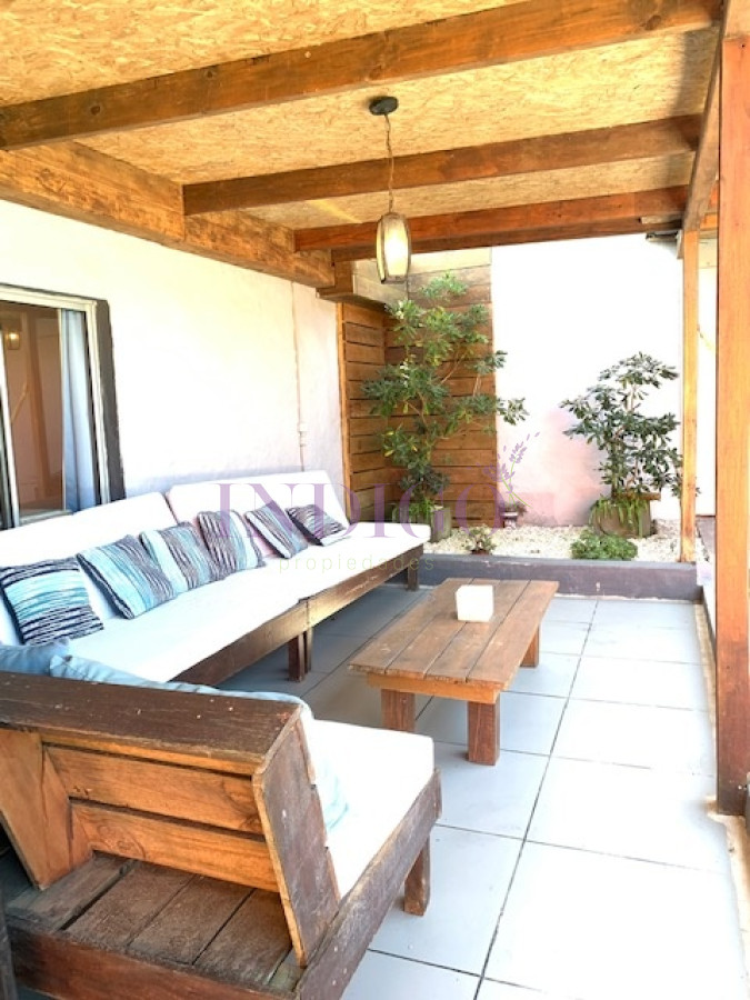 Casa Ref.738 - En Alquiler, Altos de punta Piedra, casa de 4 dorm con parrillero y piscina.