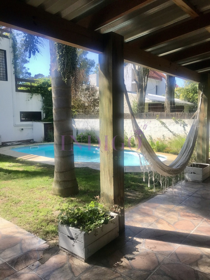 Casa Ref.40 - Alquiler con piscina en La Barra, 3 dormitorios  en suite mas pileta.
