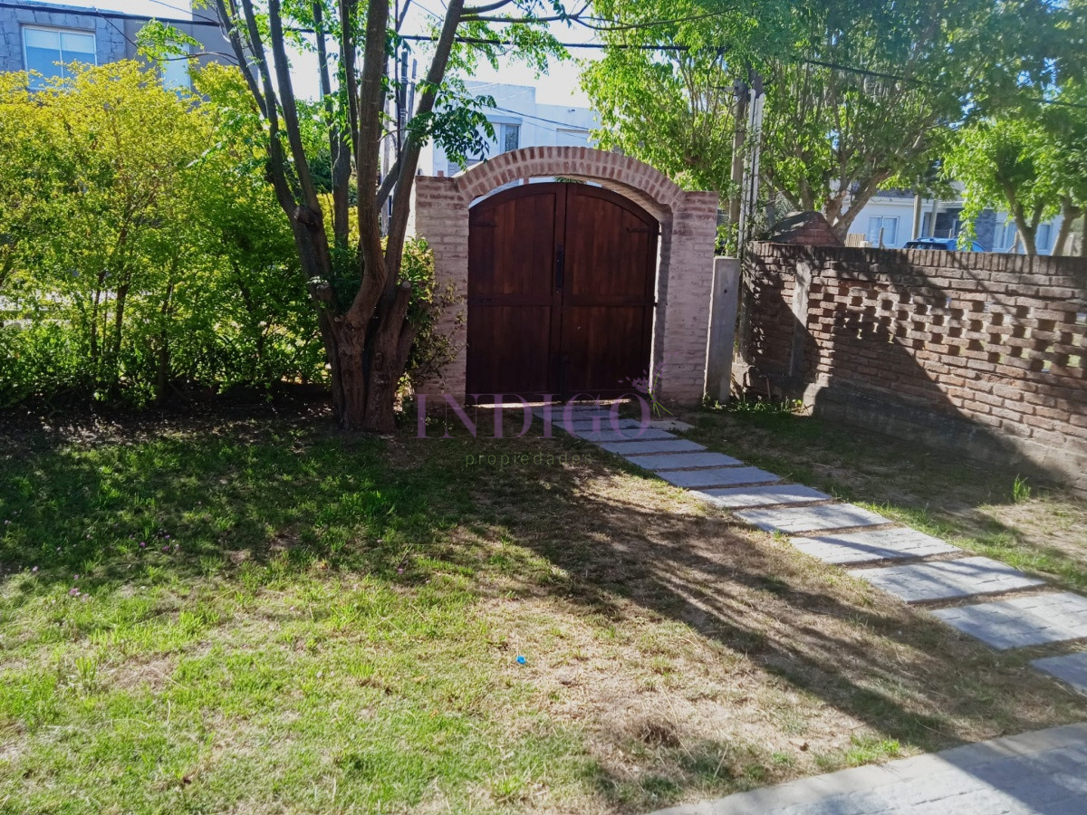 Casa Ref.1095 - Casa en Manantiales, 2 Dormitorios con Parrillero