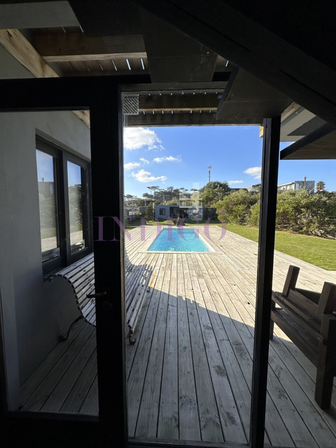 Casa Ref.1103 - Casa en alquiler en Manantiales 3 dorm y dependencia con piscina
