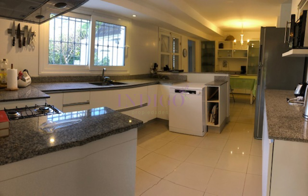 Casa Ref.416 -  Oportunidad muy linda casa en venta y  alquiler en la zona mas linda de Punta del Este!!!
