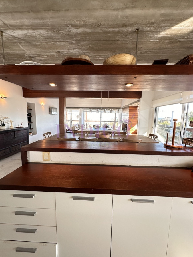 Casa Ref.339 - Espectacular casa en venta y alquiler con toda la vista al mar en la zona mas exclusiva de Punta del Este.