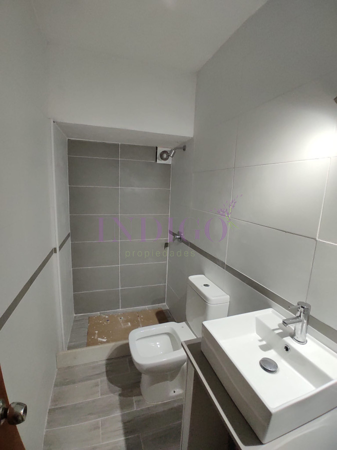 Casa Ref.738 - En Alquiler, Altos de punta Piedra, casa de 4 dorm con parrillero y piscina.