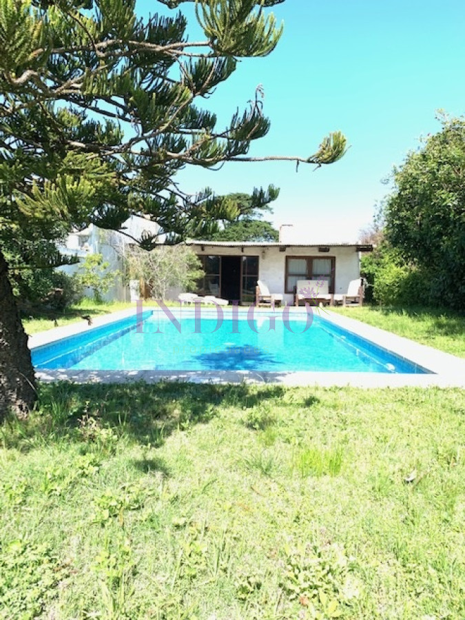 Casa Ref.737 -  Casa con piscina y parrillero en Manantiales, 3 dormitorios y 2 Baños
