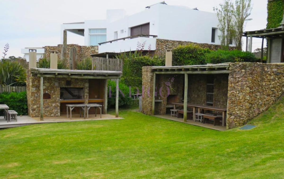 Casa Ref.799 - Casa en El Chorro, 2 Dormitorios y 3 Baños con Piscina!