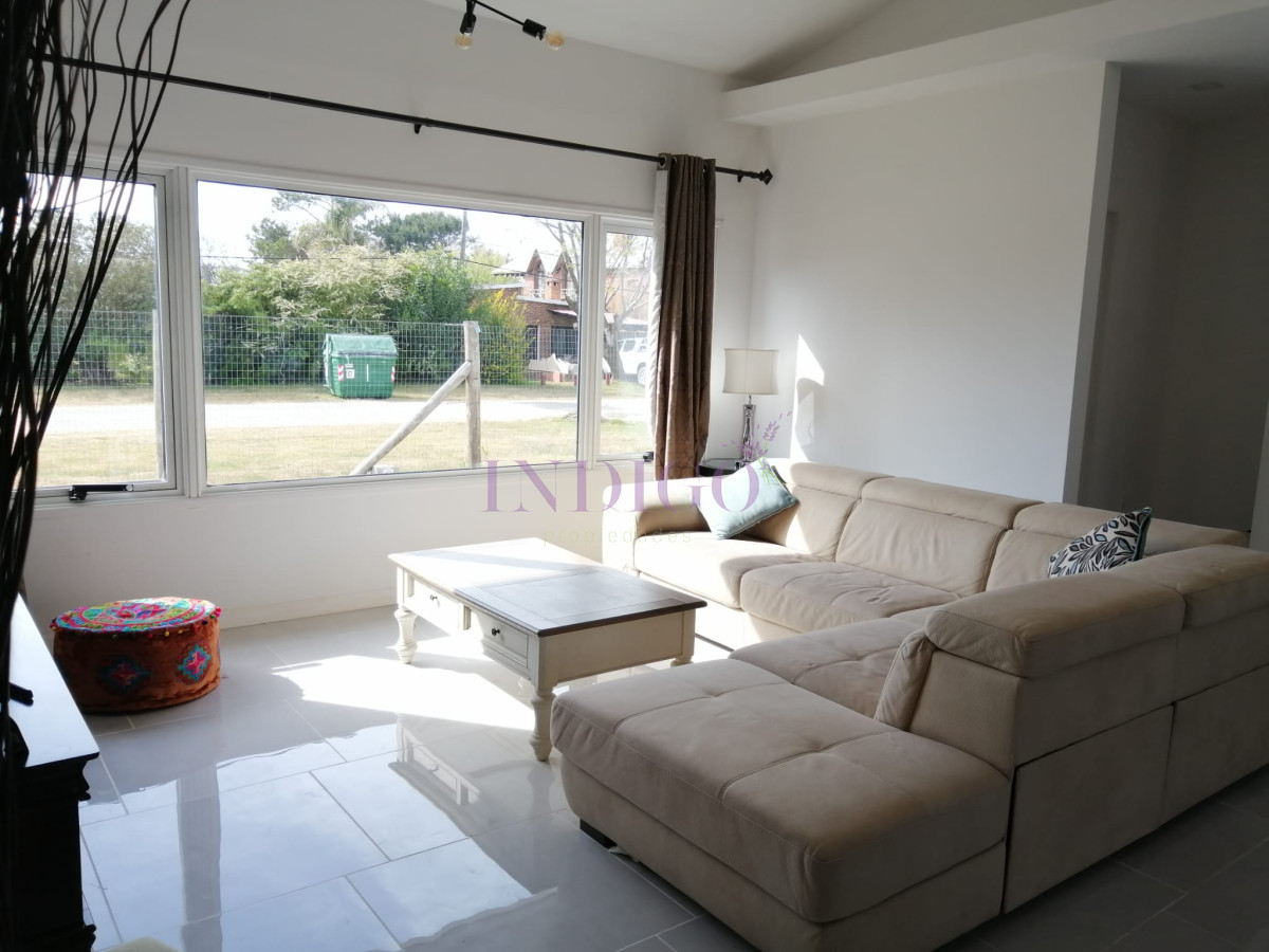 Casa Ref.1324 - Casa en Alquiler en Venta