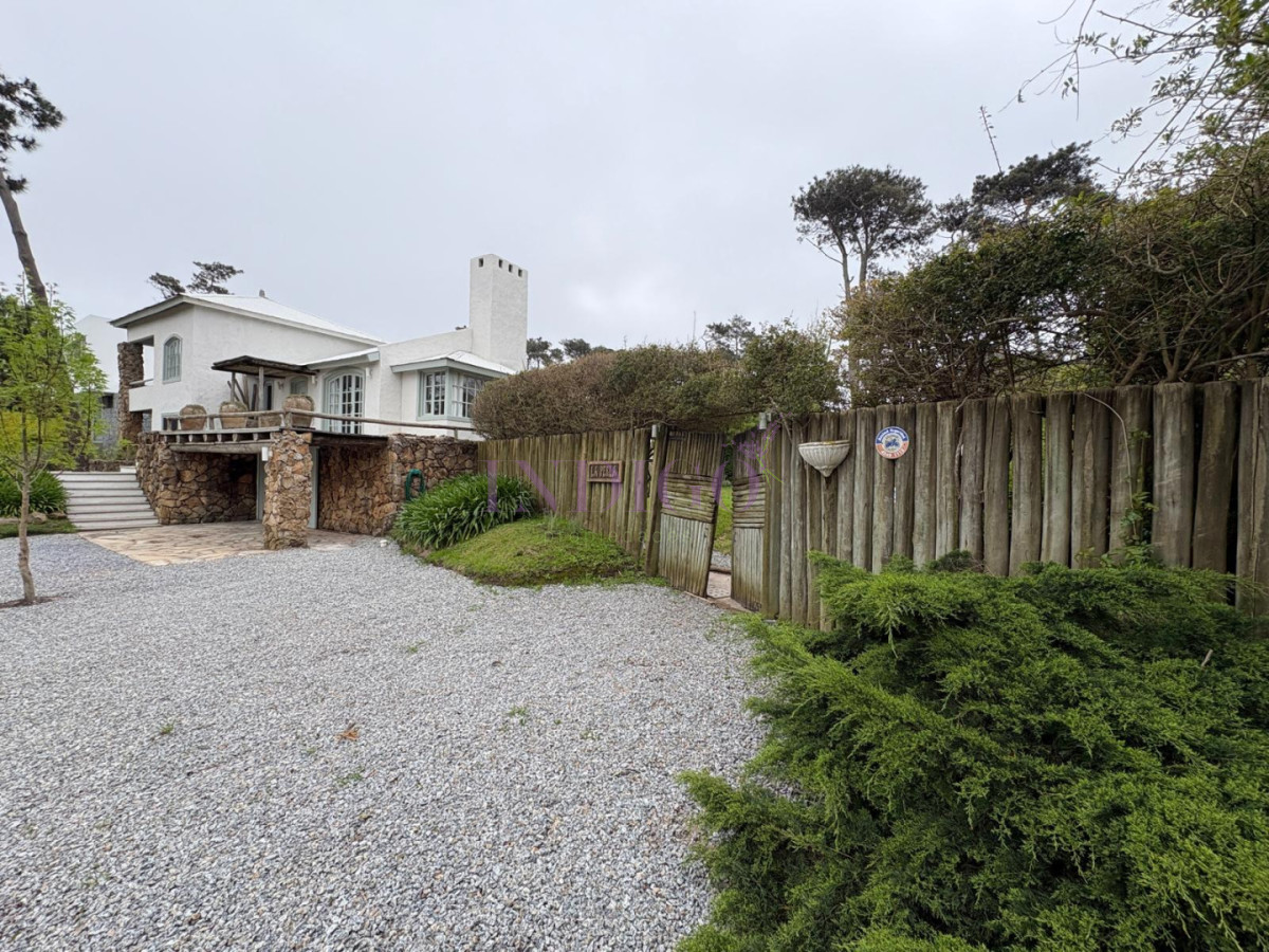Casa en alquiler la barra, 5 Dorm piscina y parrillero - Indigo Propiedades