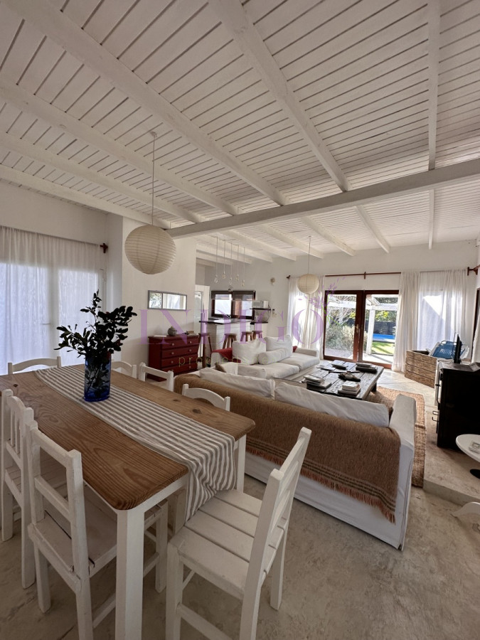 Casa Ref.485 - Casa venta en Montoya, 5 ambientes.