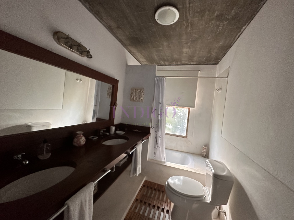 Casa Ref.21 - Casa en Punta Piedras con 3 Dormitorios, Venta y Alquiler.