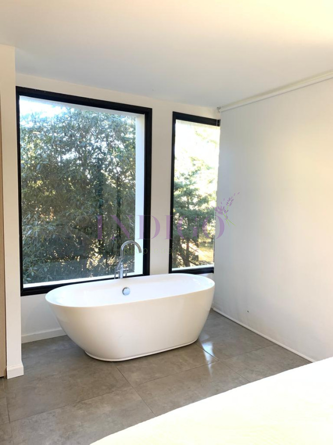 Casa Ref.851 - Casa en Montoya, 4 Dormitorios y 4 Baños, Parrillero y Piscina