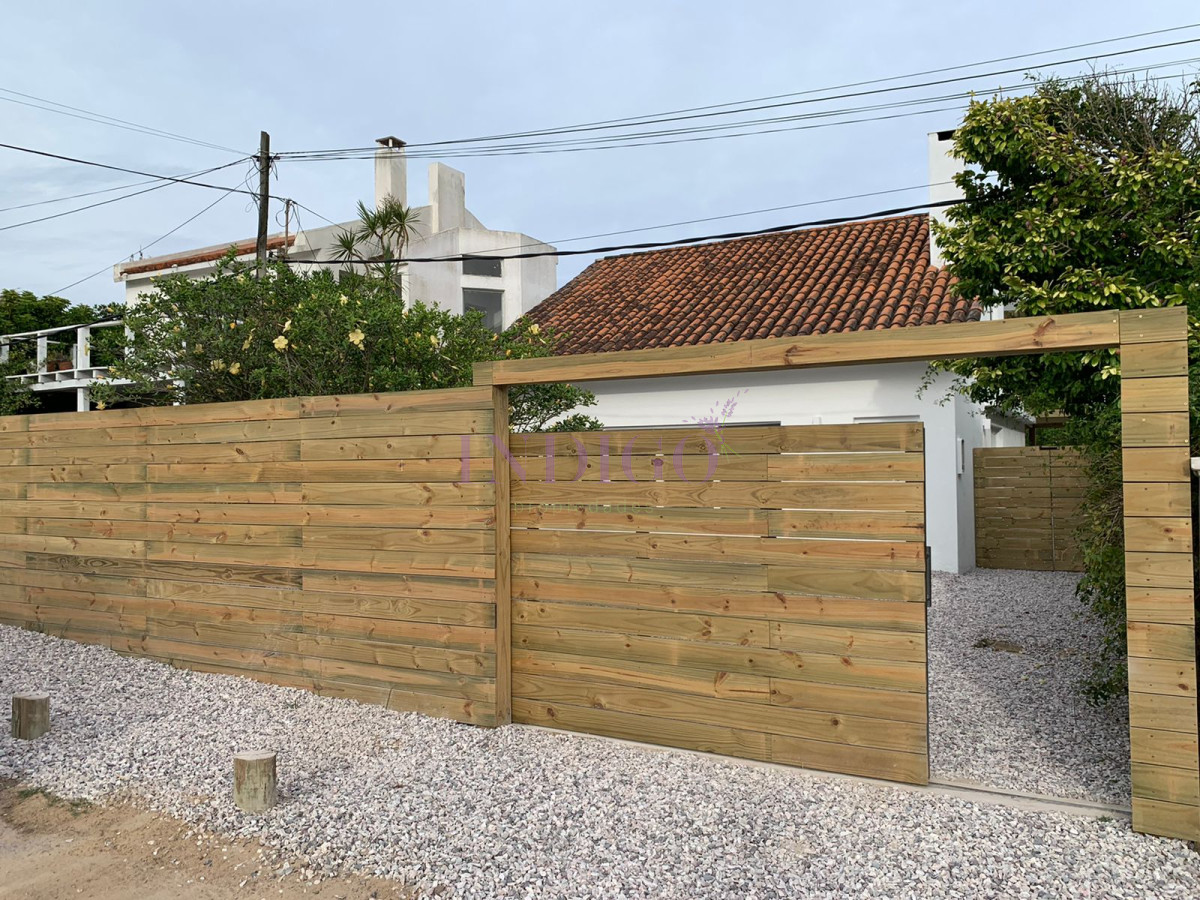 Casa Ref.794 - Casa en Venta, la Barra, posta 4 ambientes