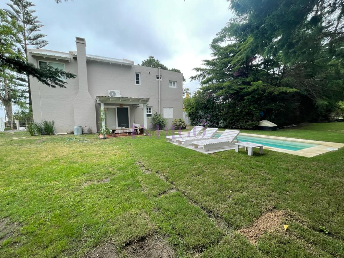 Casa Ref.251 - Casa venta en Montoya, 6 ambientes