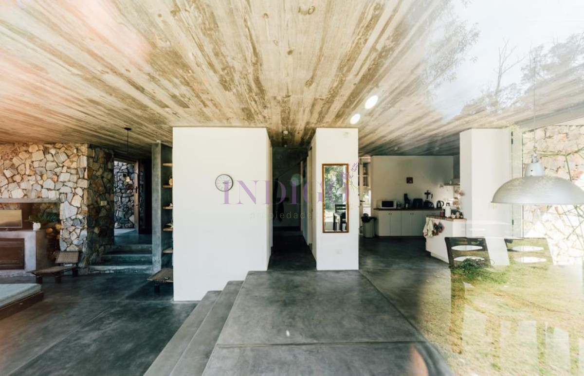 Casa Ref.891 - Casa en  venta Santa Mónica en frente a la Laguna, 2 dormitorios 2 baños