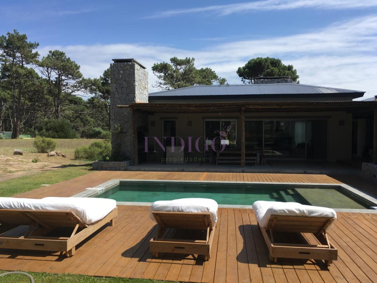 Casa Ref.770 - Casa en José Ignacio, 3 Dormitorio mas Playroom y Dependencia
