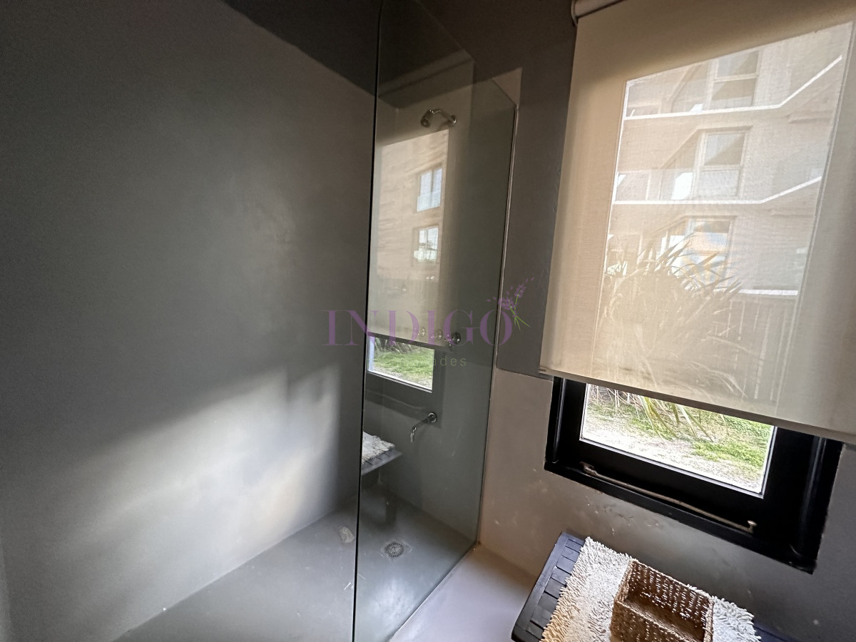 Casa Ref.1103 - Casa en alquiler en Manantiales 3 dorm y dependencia con piscina