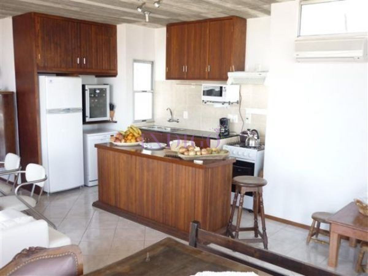 Casa Ref.863 - Casa en Alquiler a metros del mar, con Piscina y Parrillero