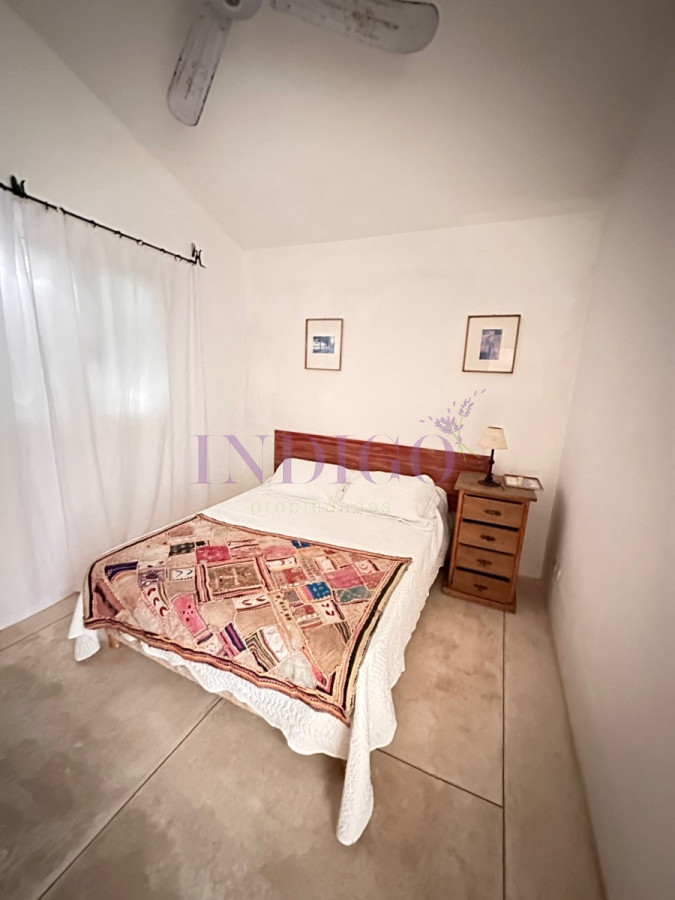 Casa Ref.155 - Muy buena casa en alquiler en Punta Piedras, 3 dormitorios más dependencia de servicio.