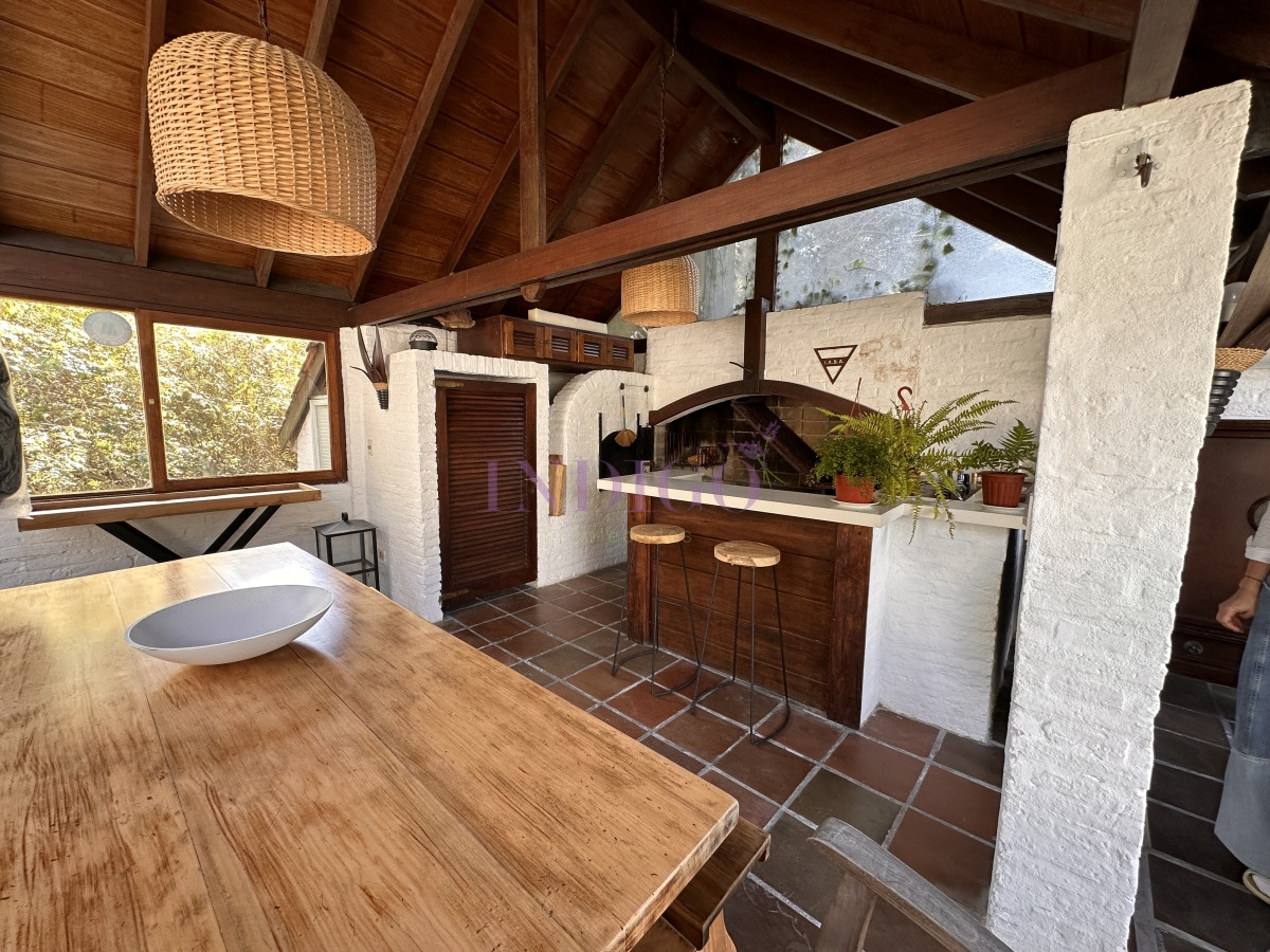 Casa Ref.1245 - Casa en venta , San Rafael, 4 dorm y dependencia, con piscina y parrillero.